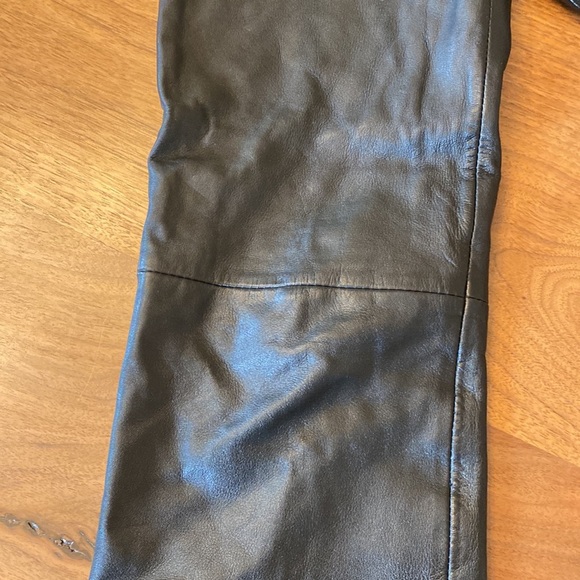 R&O Brand black leather wide leg pants. Very good condition. Size 2 - Picture 5 of 6
